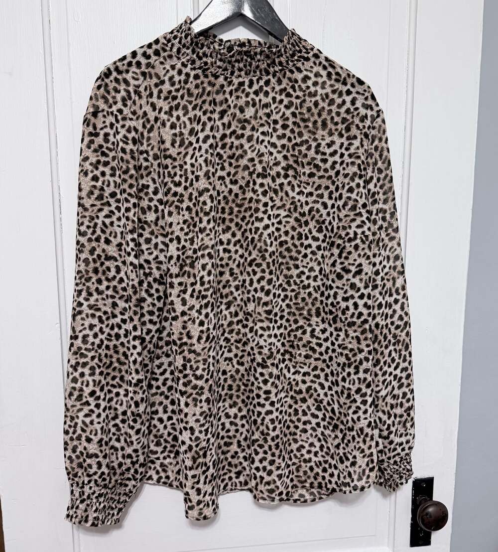 Torrid Leopard Print Smocked Mock Neck Chiffon Blouse Size 2